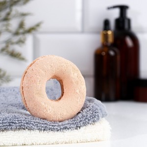 Бомбочка для ванны шипучая "Пончик" коричнево-белый шоколад 7081815