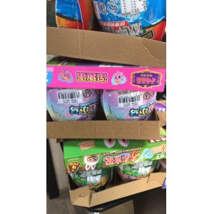 Яйцо внутри игрушка + 3 мармелада