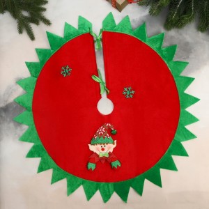 Полянка под ёлку "Новогодние сюрпризы" гномик и снежинки d-60 см, красно-зелёный 6938943